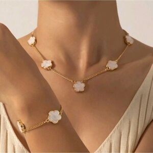White & Gold Clover Necklace